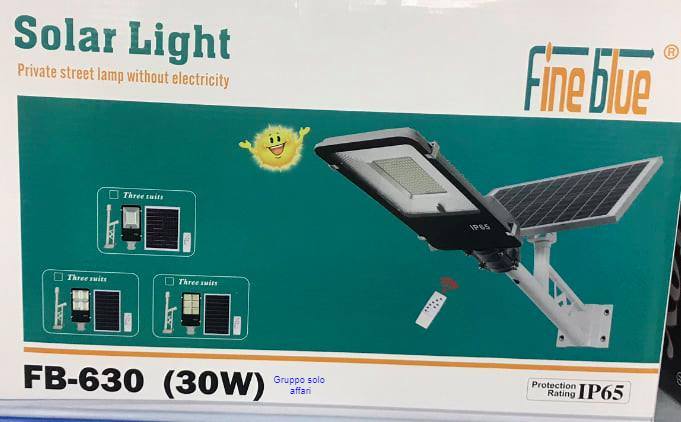 Faro stradale solare con staffa